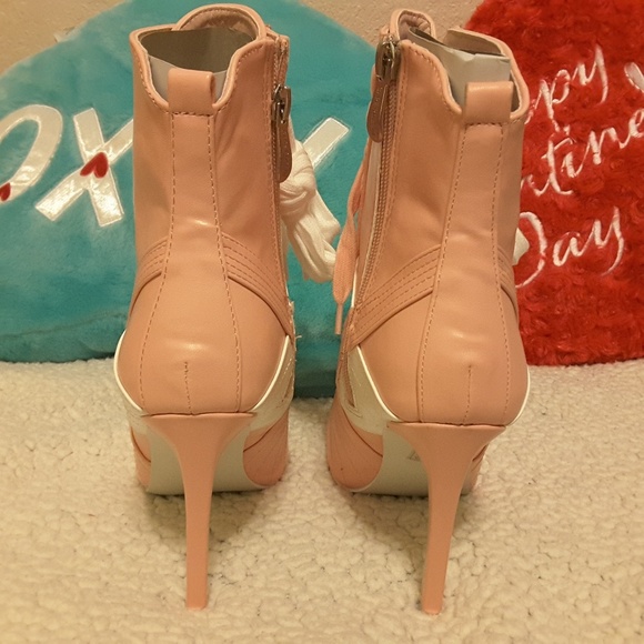 pink leather boots - Picture 2 of 5